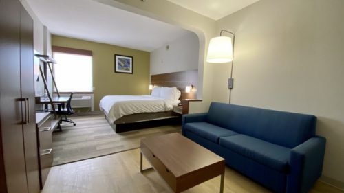 Holiday Inn Express Daytona Beach Speedway bedroom