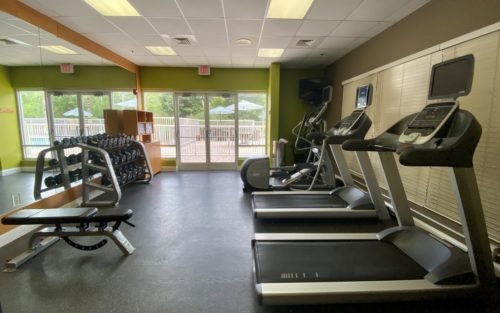 hilton garden jacksonville free airport shuttle fitness room