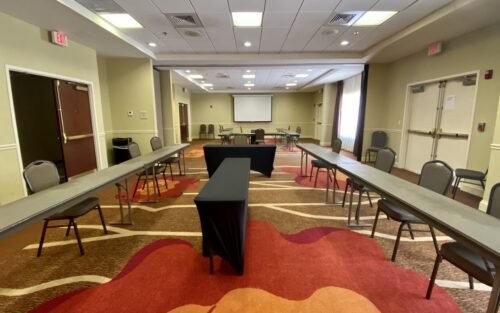 hilton garden jacksonville free airport shuttle meeting room