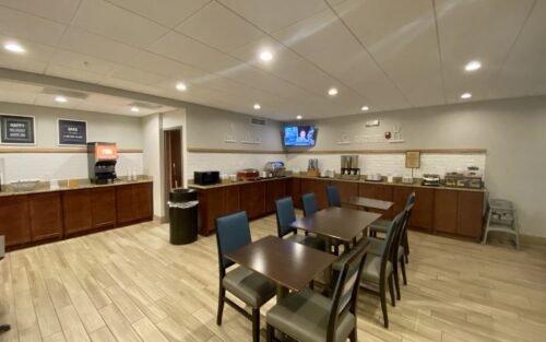 Hampton Inn St Augustine Beach breakfast area