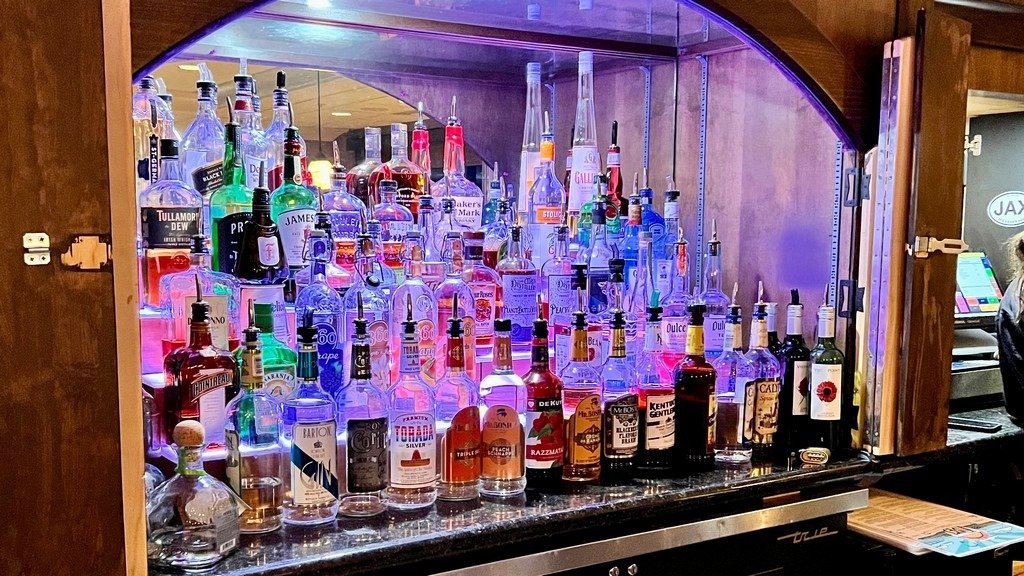 19 Reasons To Stay At The Hampton Inn Oceanfront Jacksonville Beach 13 Grab a cocktail and unwind