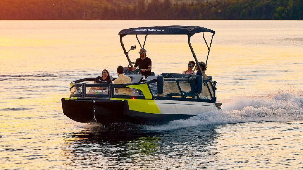 Explore Orlando's Waterways with GetMyBoat Your Premier Choice for Boat Rentals in Orlando